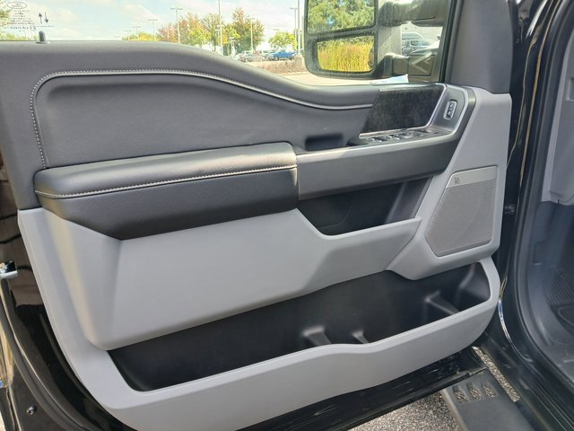New 2025 Ford F250 XLT w/ Black Appearance Package image 17