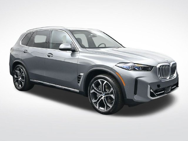 New 2026 BMW X5 xDrive50e w/ Premium Package AWD/4WD image 2