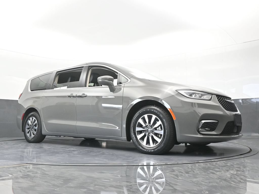 Used 2022 Chrysler Pacifica Touring-L FWD image 66