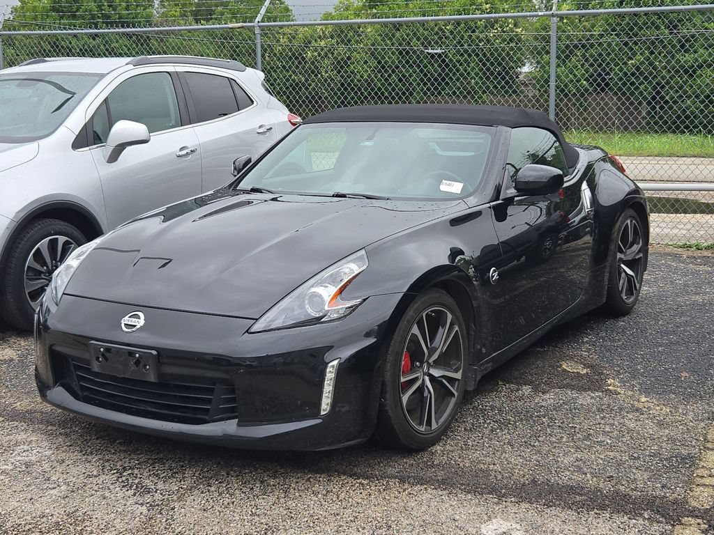 Used 2018 Nissan 370Z Touring Sport RWD image 4