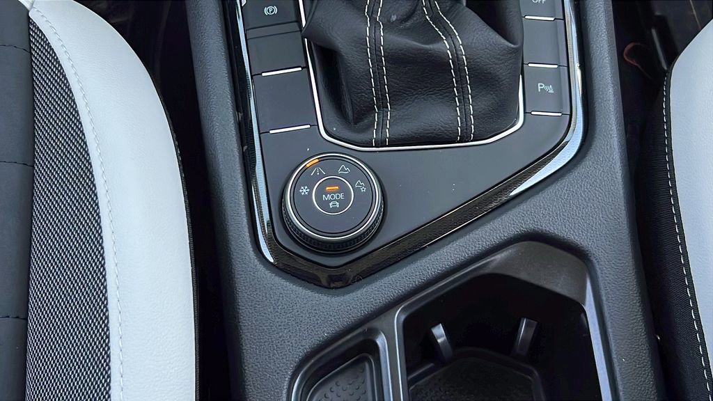 New 2026 Volkswagen Taos SE image 23