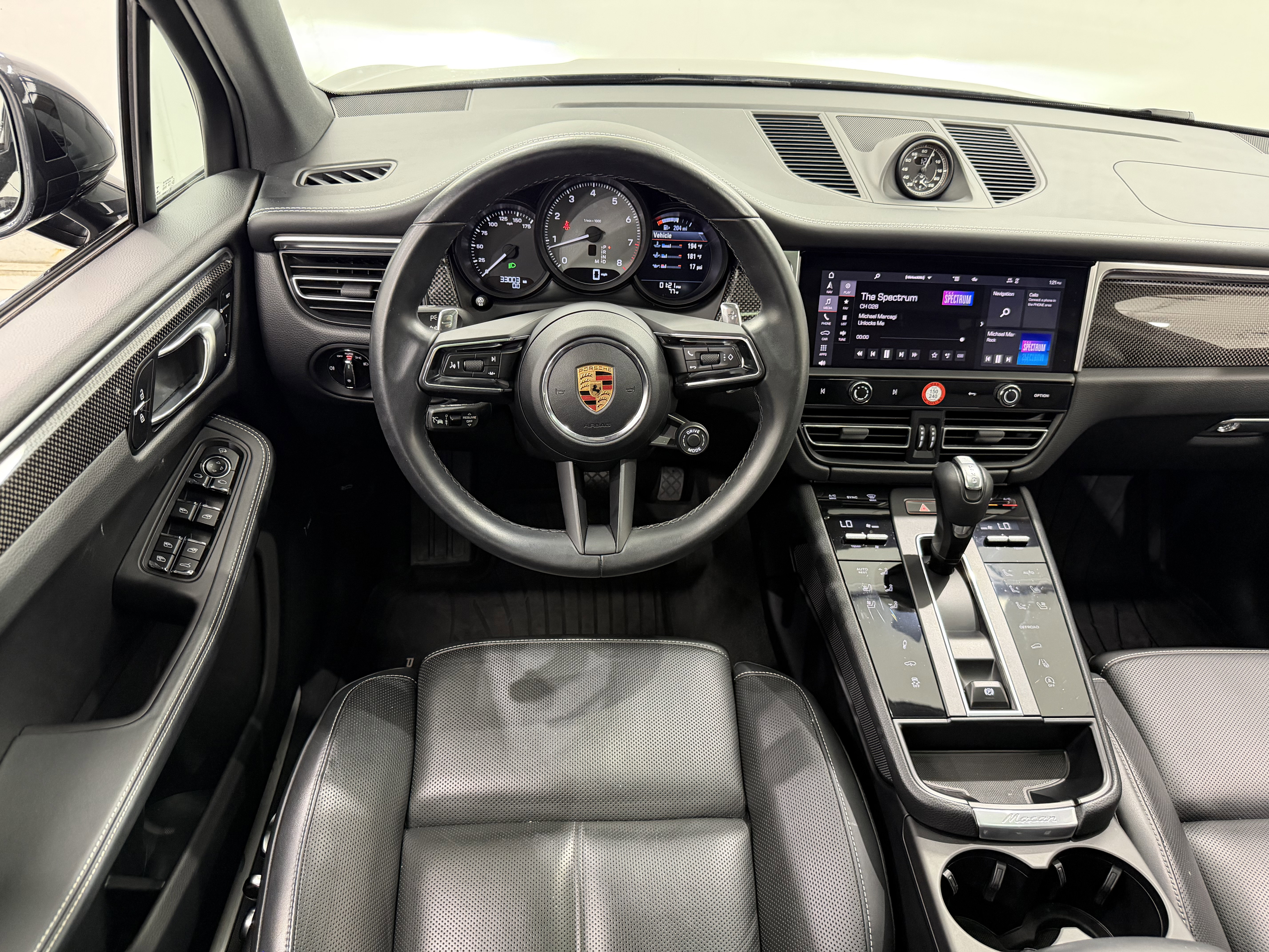 Certified 2022 Porsche Macan S AWD/4WD image 25