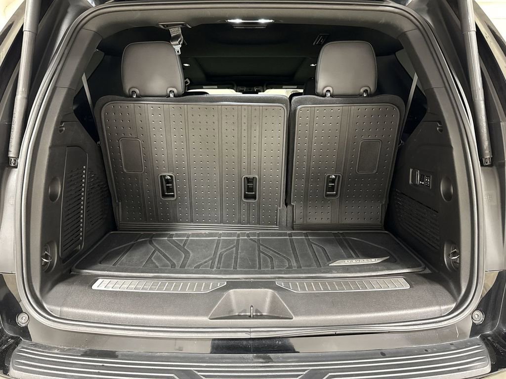 Used 2023 Chevrolet Tahoe Z71 w/ Luxury Package image 24