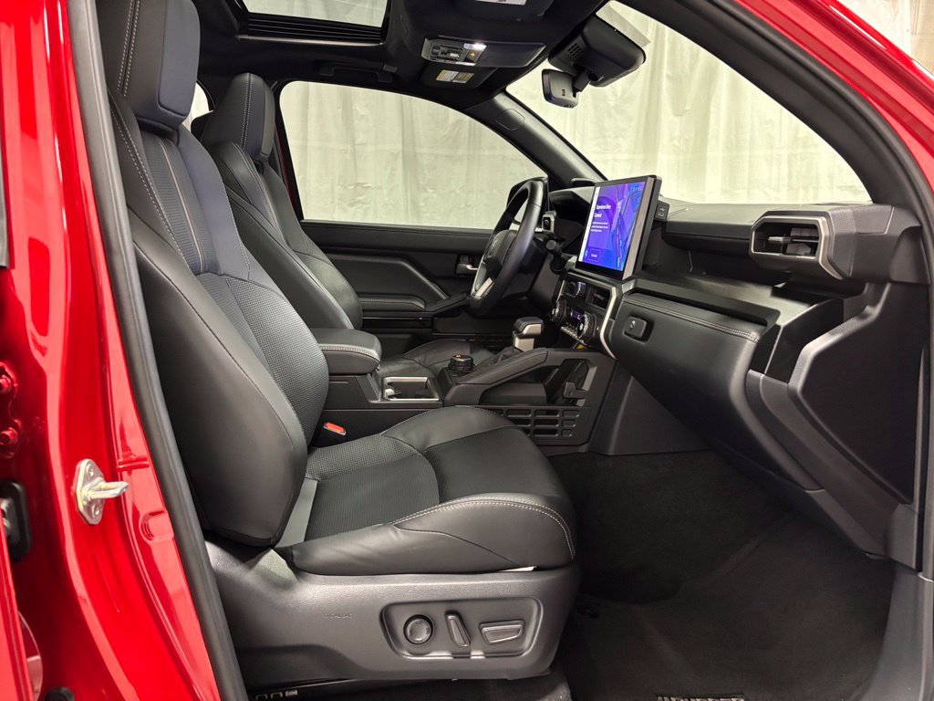 Used 2025 Toyota 4Runner Limited AWD/4WD image 60