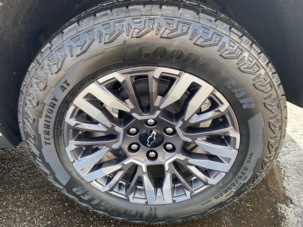 New 2026 Chevrolet Suburban Z71 w/ Comfort Package image 33