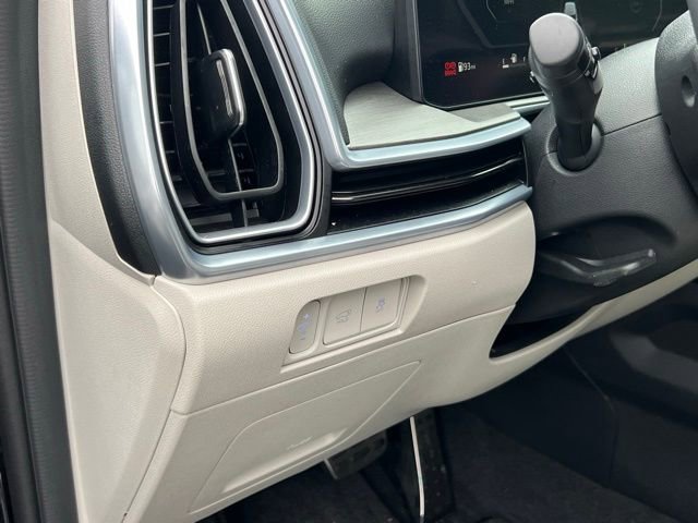 Used 2025 Kia Sorento SX image 12
