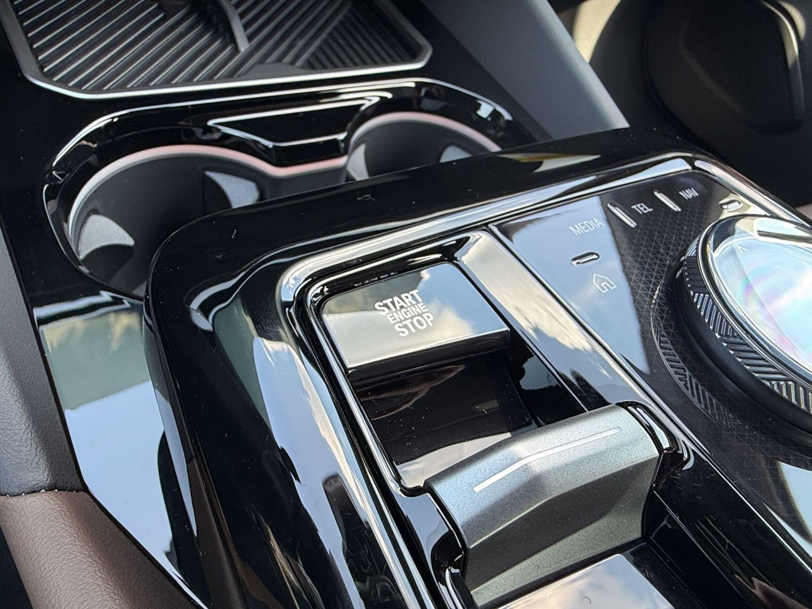 New 2027 BMW 550e xDrive AWD/4WD image 16