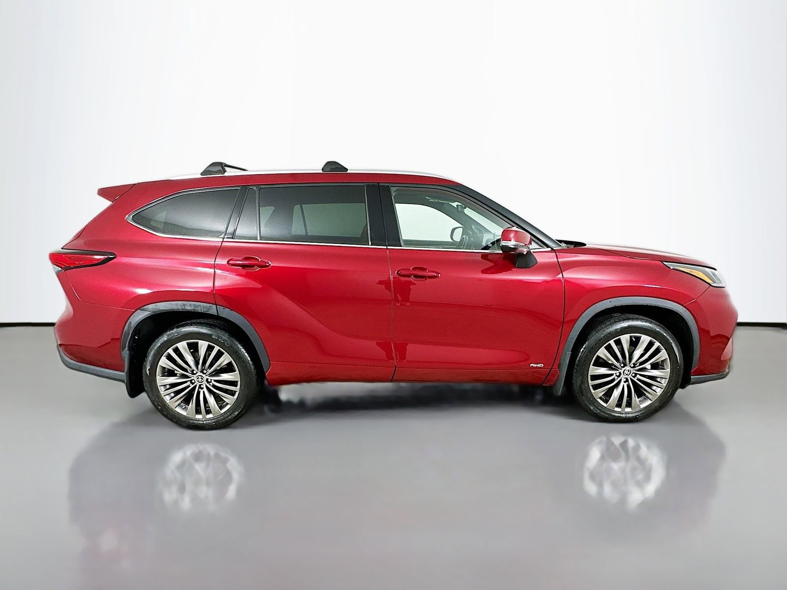 Used 2022 Toyota Highlander Platinum AWD/4WD image 4