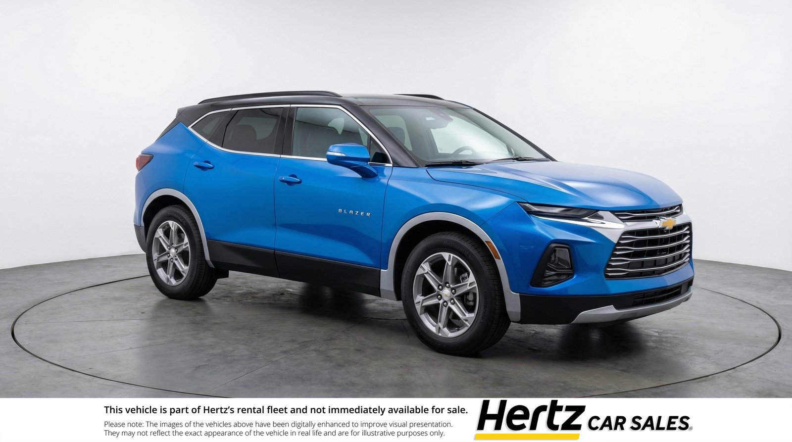 Used 2025 Chevrolet Blazer LT FWD image 1