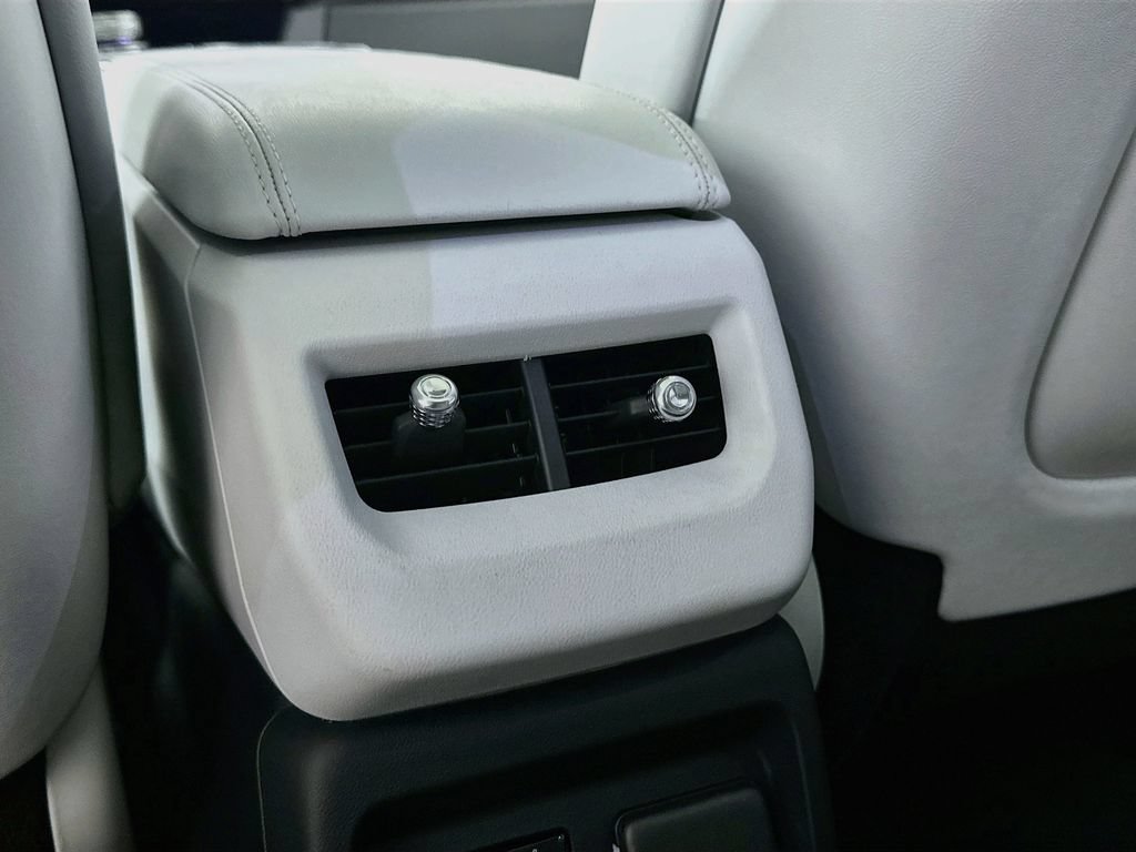 Certified 2025 Cadillac Optiq Sport 2 AWD/4WD image 33