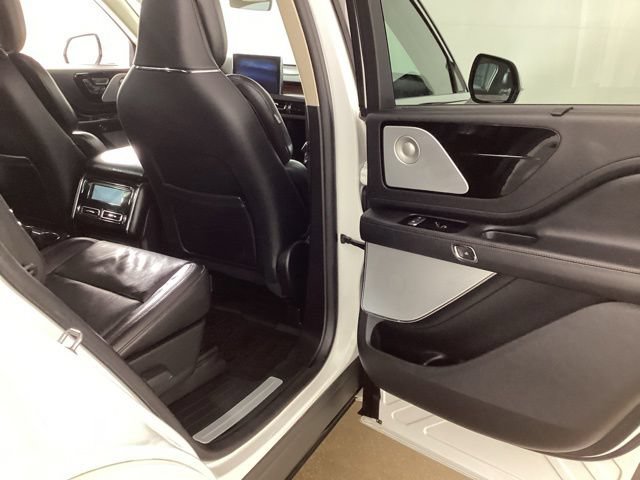 Used 2021 Lincoln Aviator Reserve AWD/4WD image 21