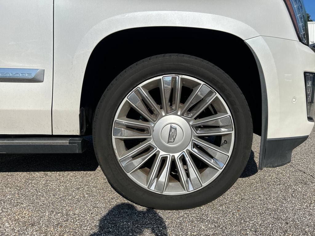Used 2017 Cadillac Escalade Platinum AWD/4WD image 7