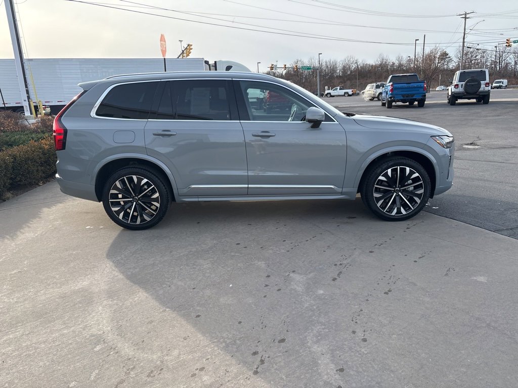 Certified 2025 Volvo XC90 B6 Plus image 4