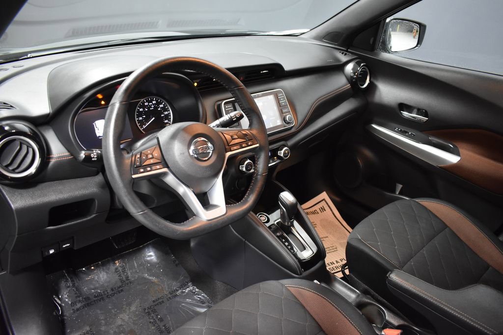 Used 2020 Nissan Kicks SR image 4