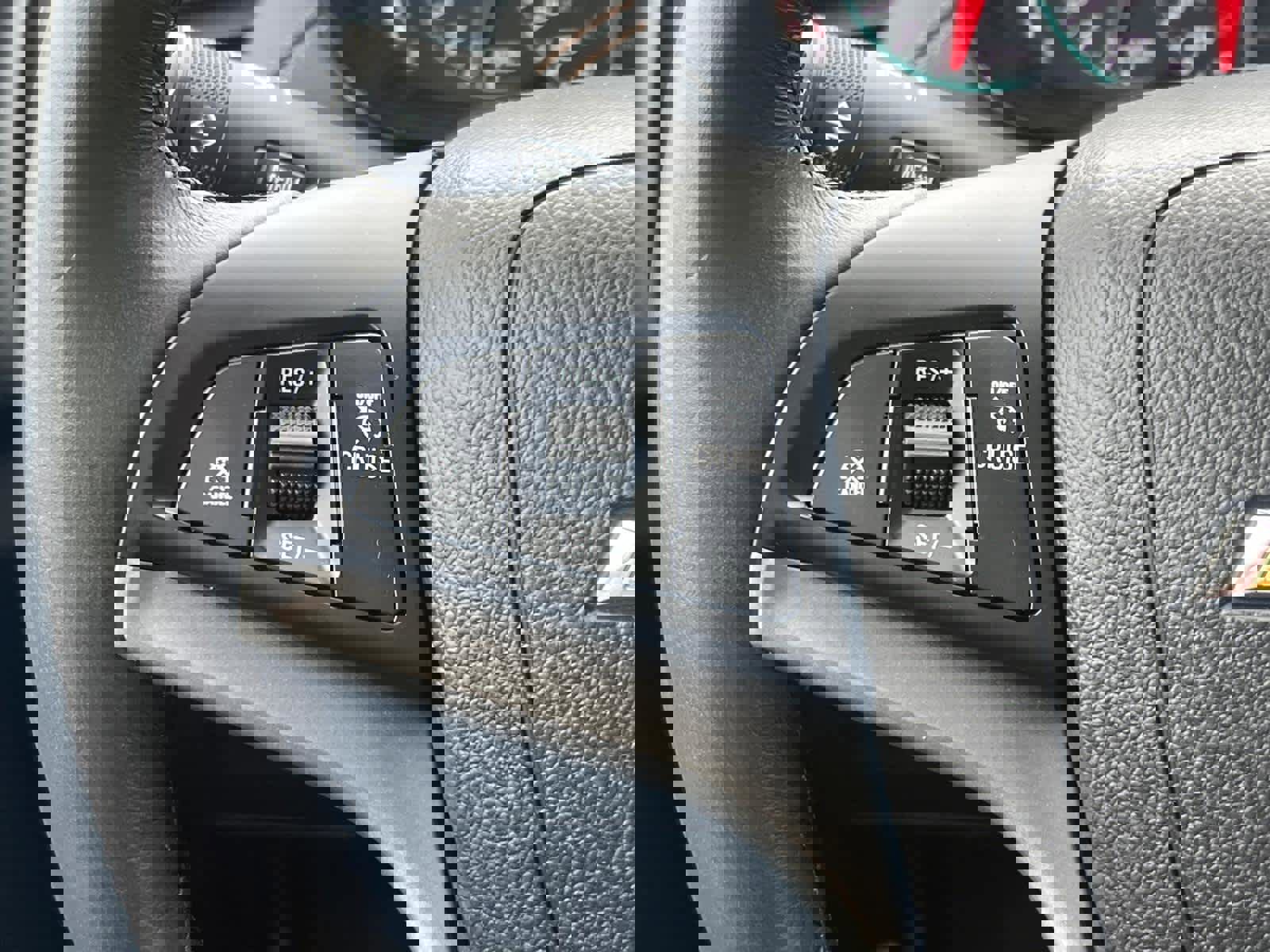 Certified 2022 Chevrolet Trax LT w/ LT Convenience Package image 21