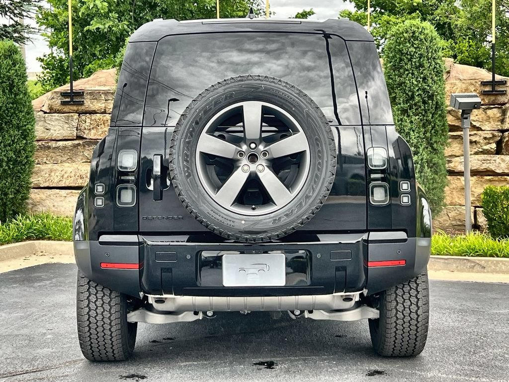 New 2026 Land Rover Defender 110 S AWD/4WD image 4
