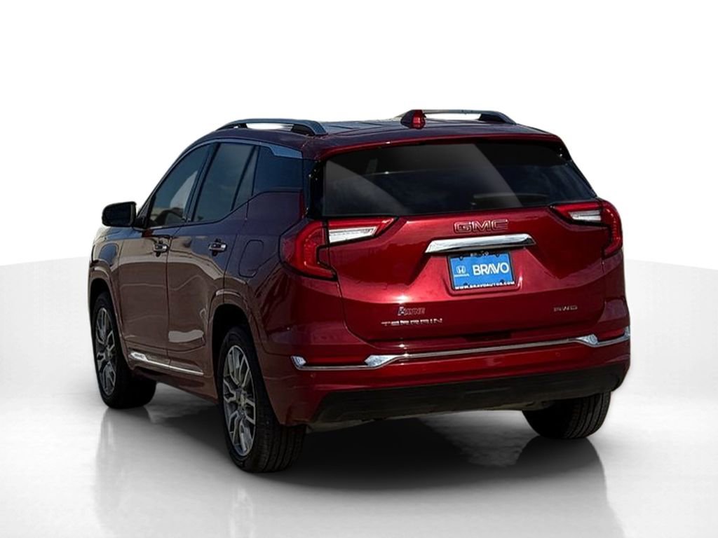 Used 2024 GMC Terrain Denali w/ Denali Premium Package image 8