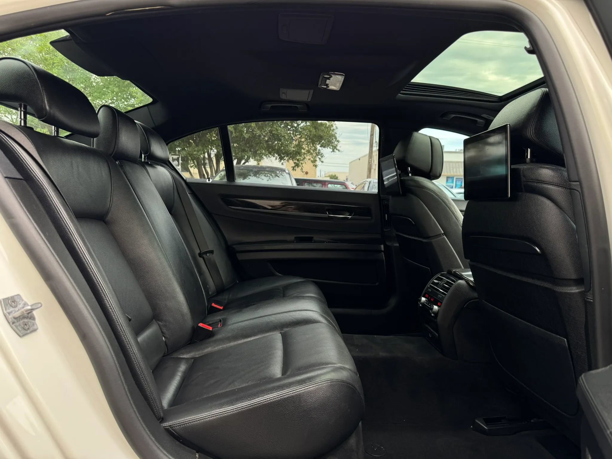 Used 2013 BMW 740Li RWD image 27