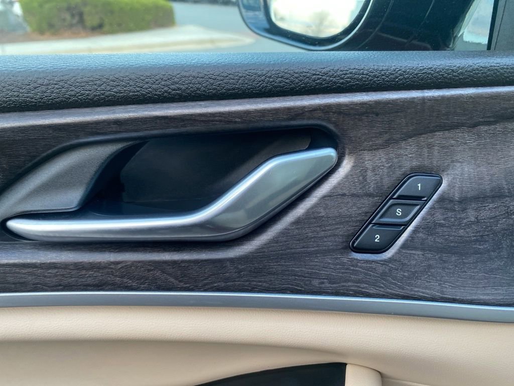 Used 2023 Jeep Grand Cherokee Limited image 12