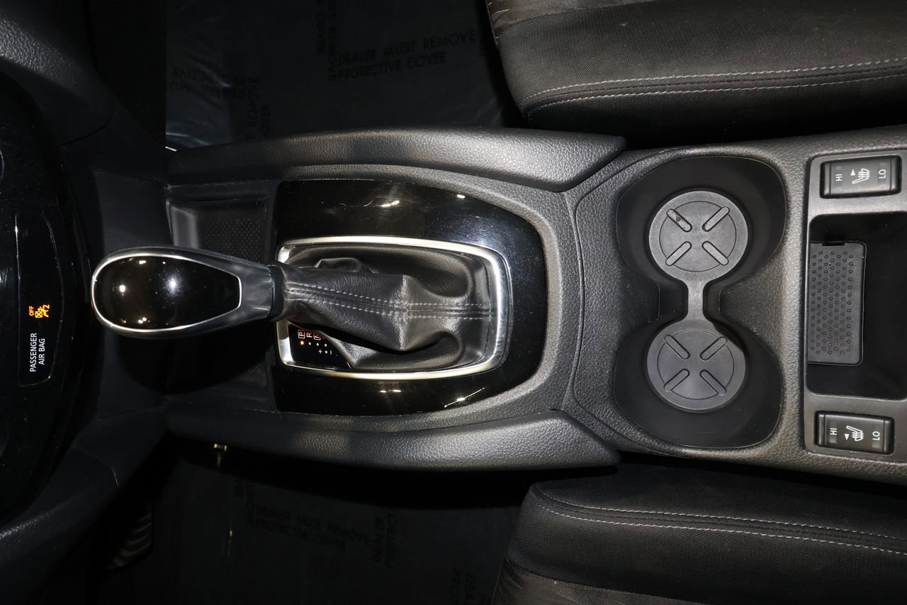 Used 2017 Nissan Rogue SV w/ SV Premium Package image 15