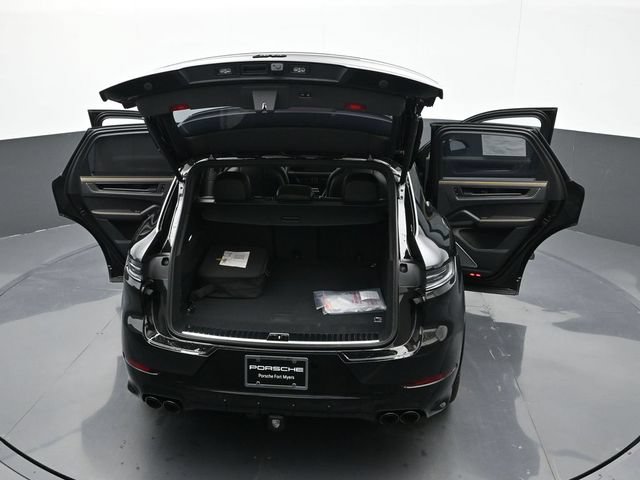 New 2026 Porsche Cayenne Turbo AWD/4WD image 30