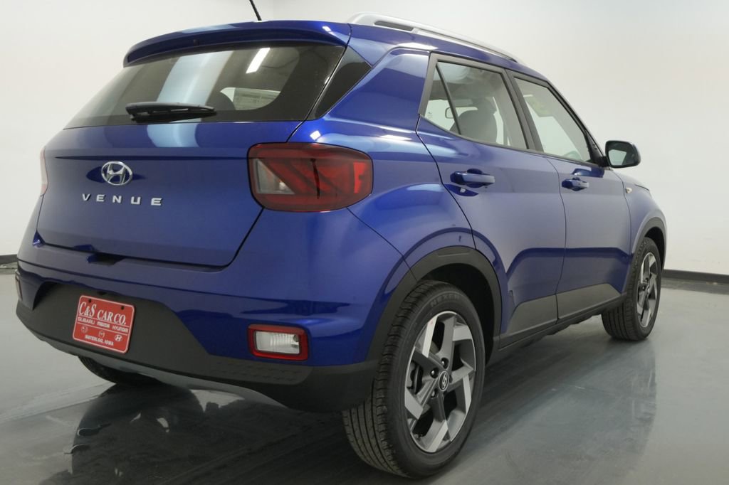New 2025 Hyundai Venue Limited image 8