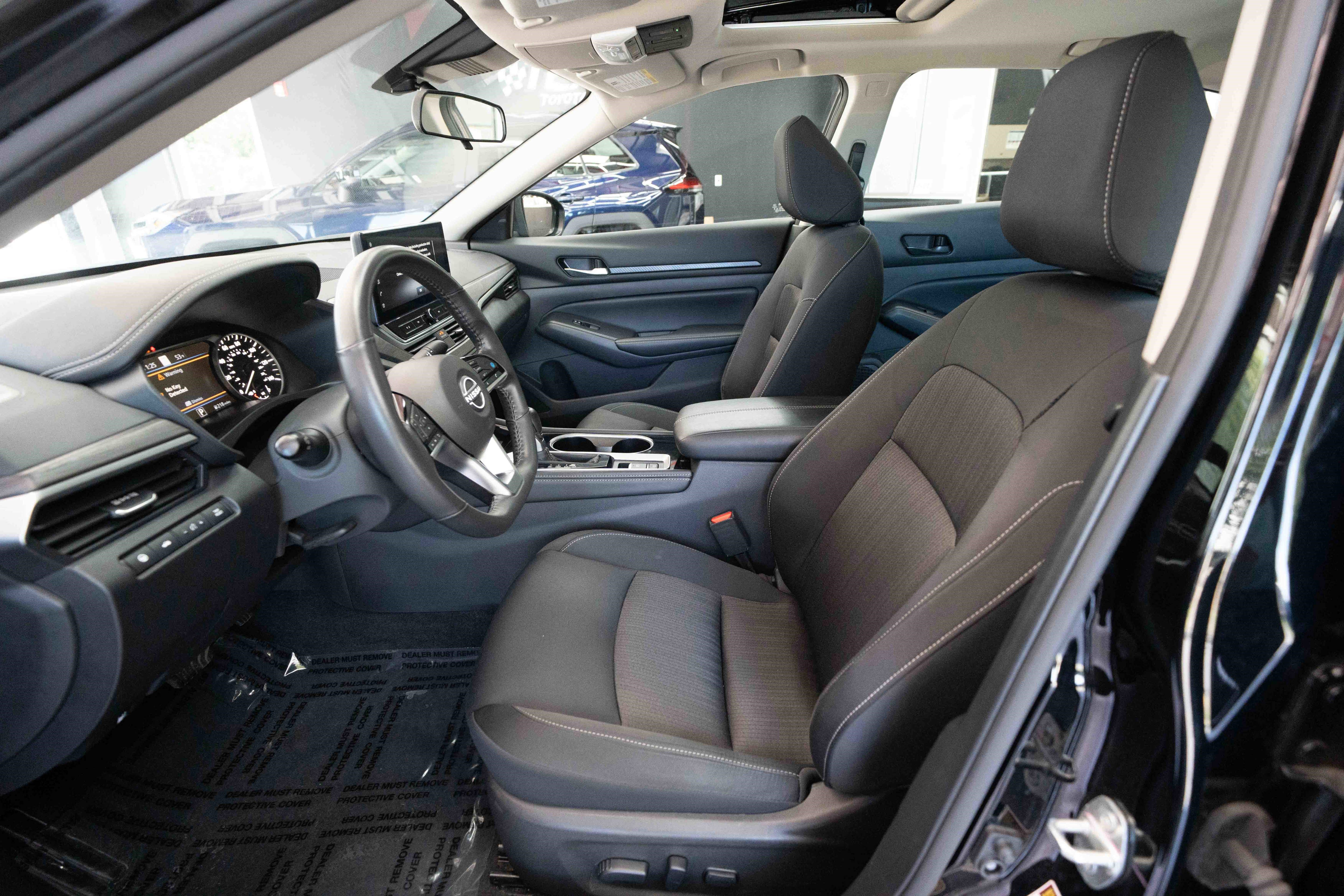 Used 2024 Nissan Altima 2.5 SV w/ SV Premium Package image 9