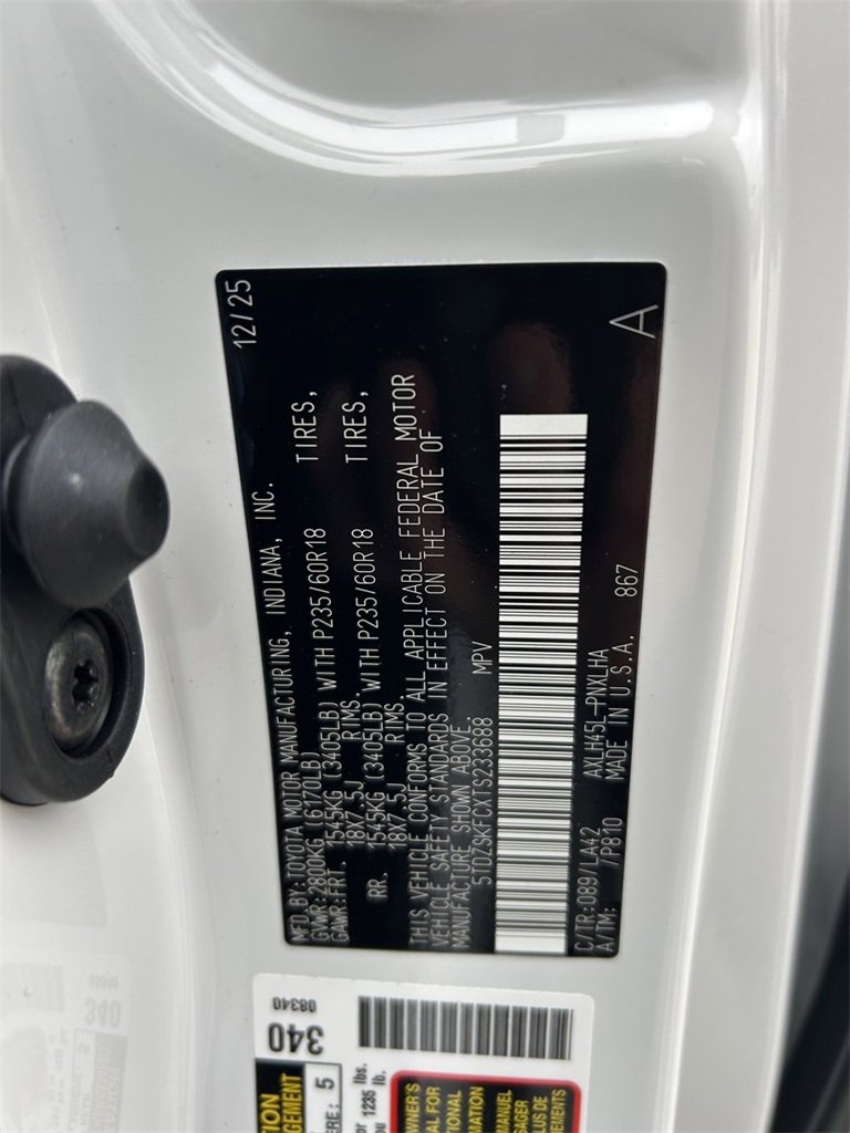 Used 2026 Toyota Sienna Limited image 10