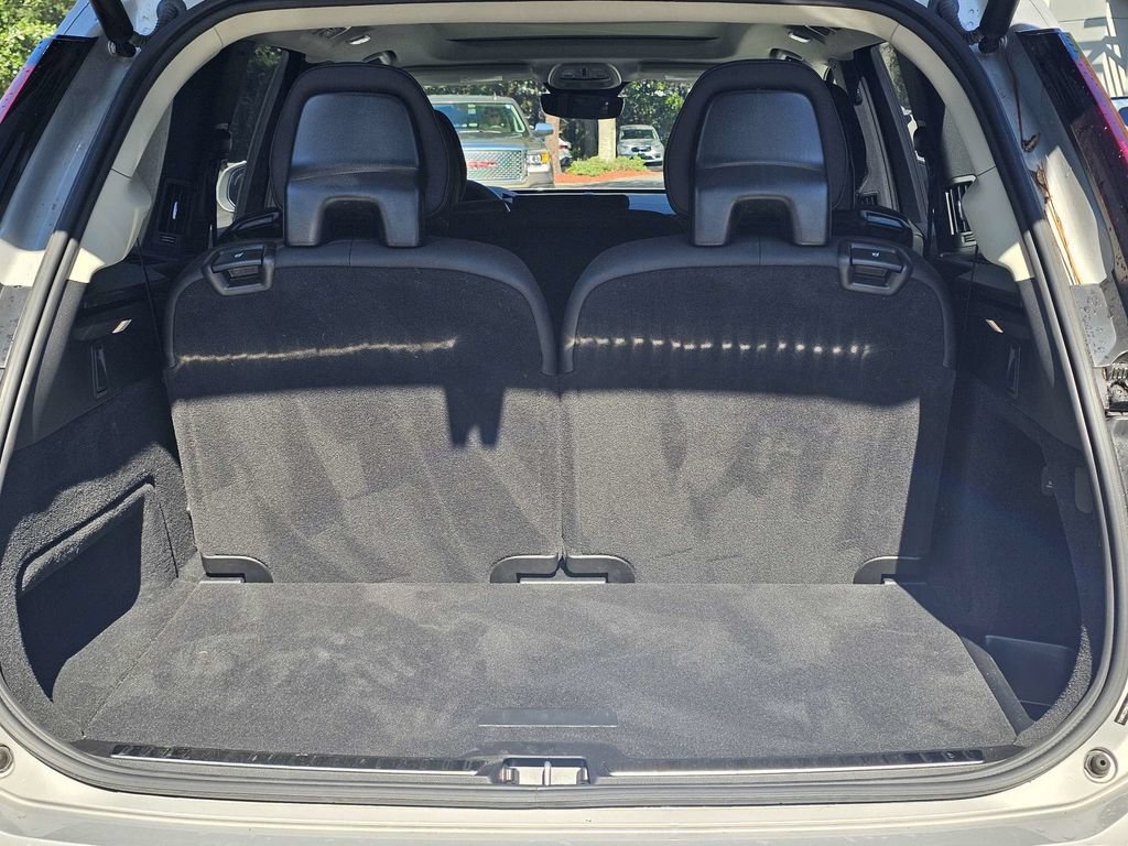 Certified 2025 Volvo XC90 B5 Plus AWD/4WD image 12