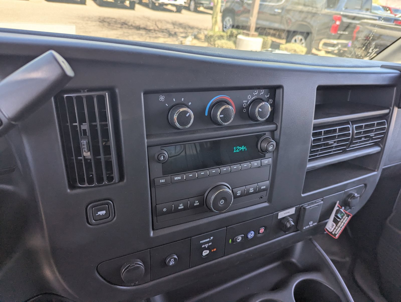 New 2025 GMC Savana 3500 w/ Power Convenience Package RWD image 25