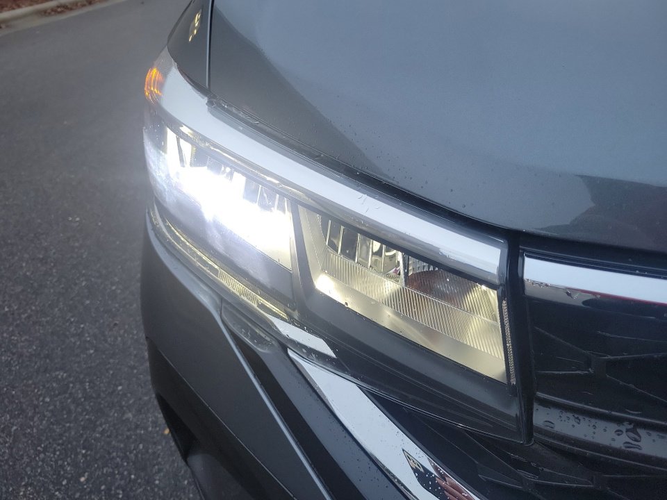 Certified 2024 Volkswagen Taos S image 28