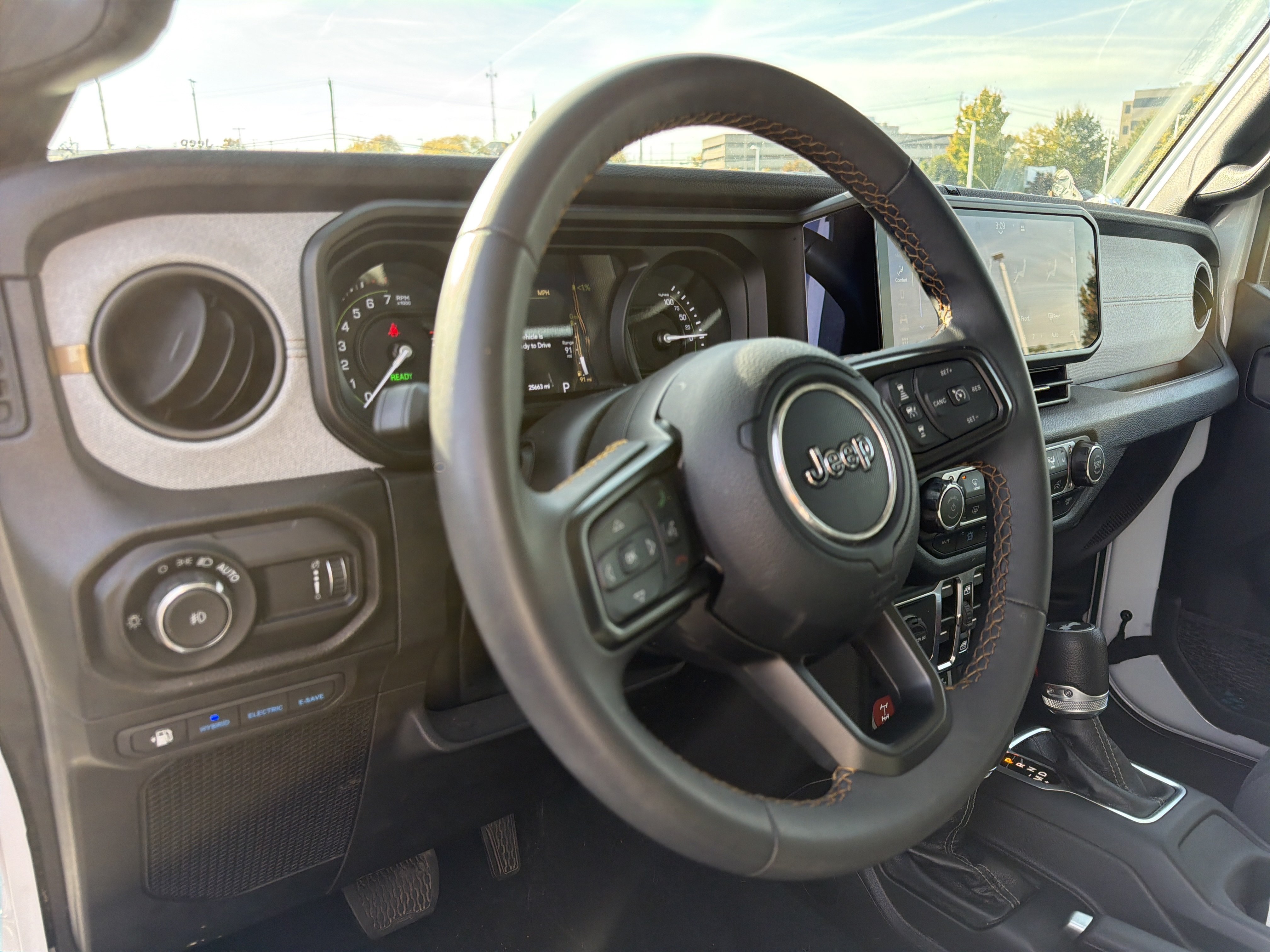 Used 2024 Jeep Wrangler Unlimited AWD/4WD image 14