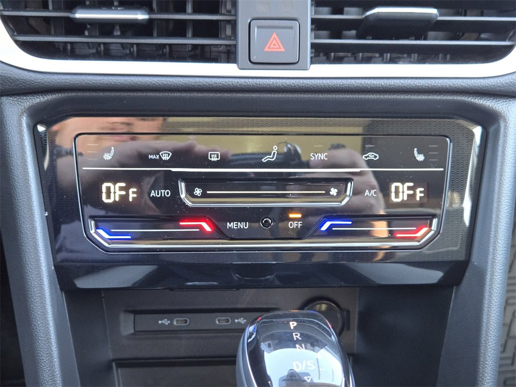 New 2026 Volkswagen Taos SE image 16