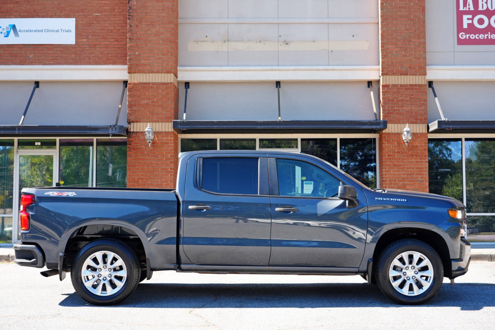 Used 2020 Chevrolet Silverado 1500 Custom w/ Custom Value Package AWD/4WD image 45