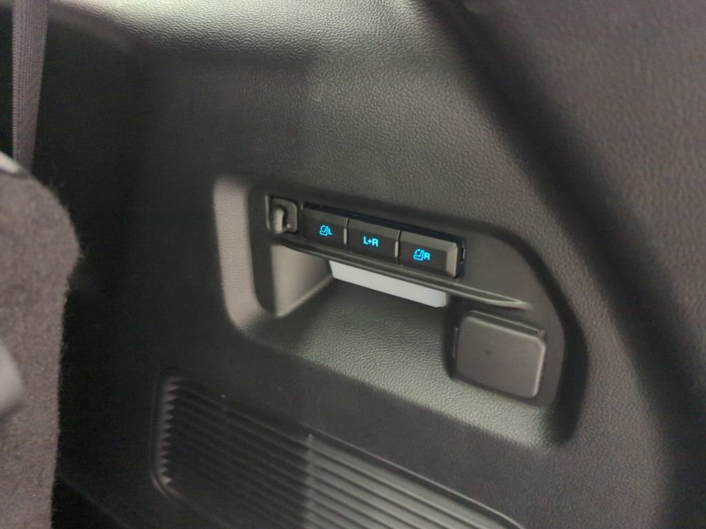 Used 2022 Ford Explorer Limited image 11