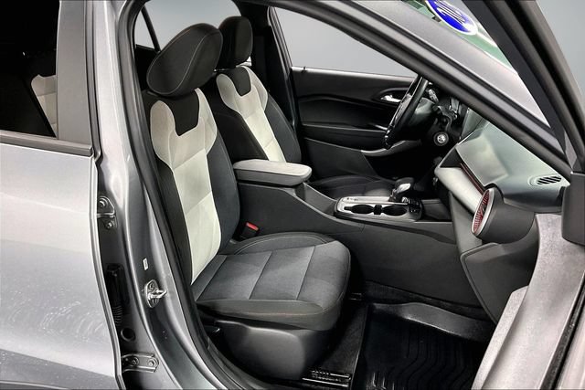 Used 2024 Chevrolet Trax RS w/ Driver Confidence Package FWD image 26