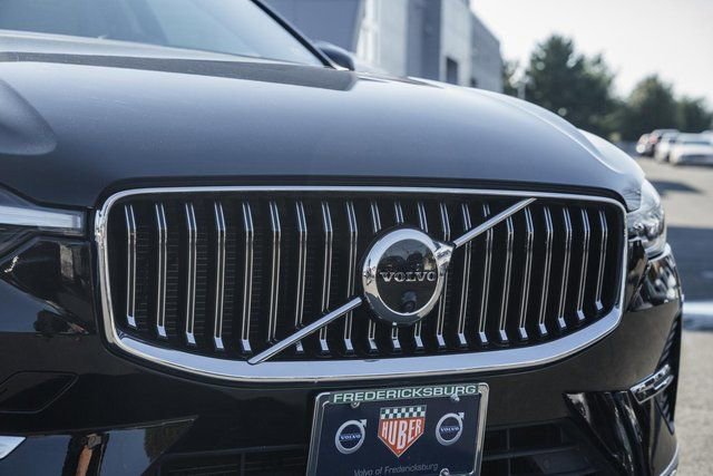 Certified 2023 Volvo XC60 B6 Ultimate w/ Protection Package Premier image 12