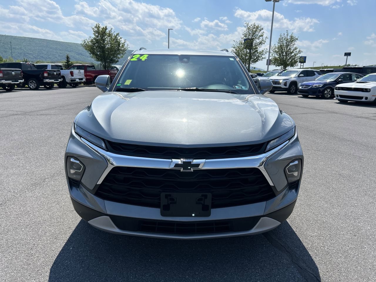 Used 2024 Chevrolet Blazer LT w/ Convenience Package AWD/4WD image 2