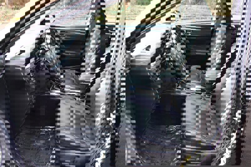 Used 2015 Toyota Corolla S Premium FWD image 10