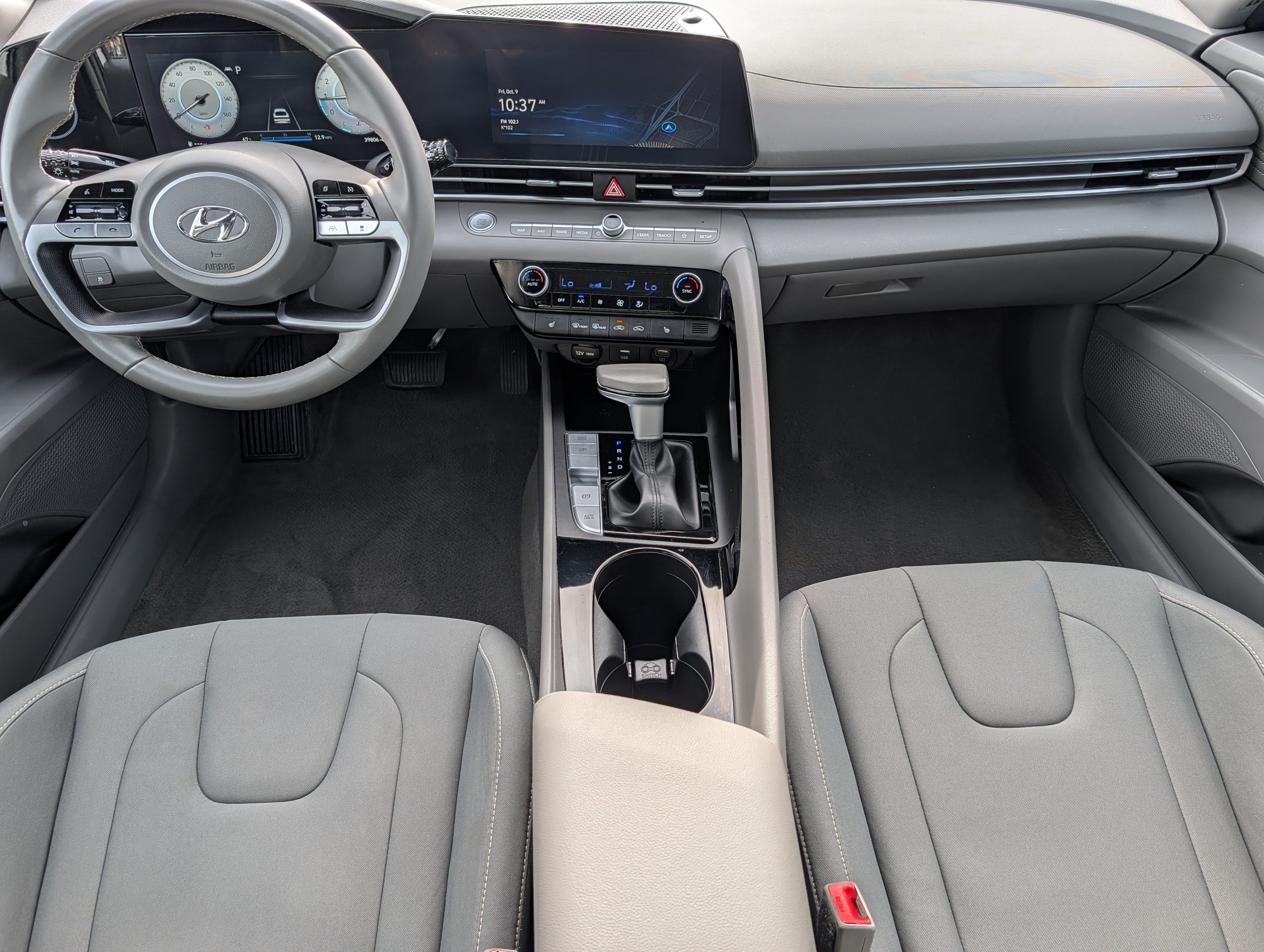 Used 2023 Hyundai Elantra SEL w/ Convenience Package FWD image 10