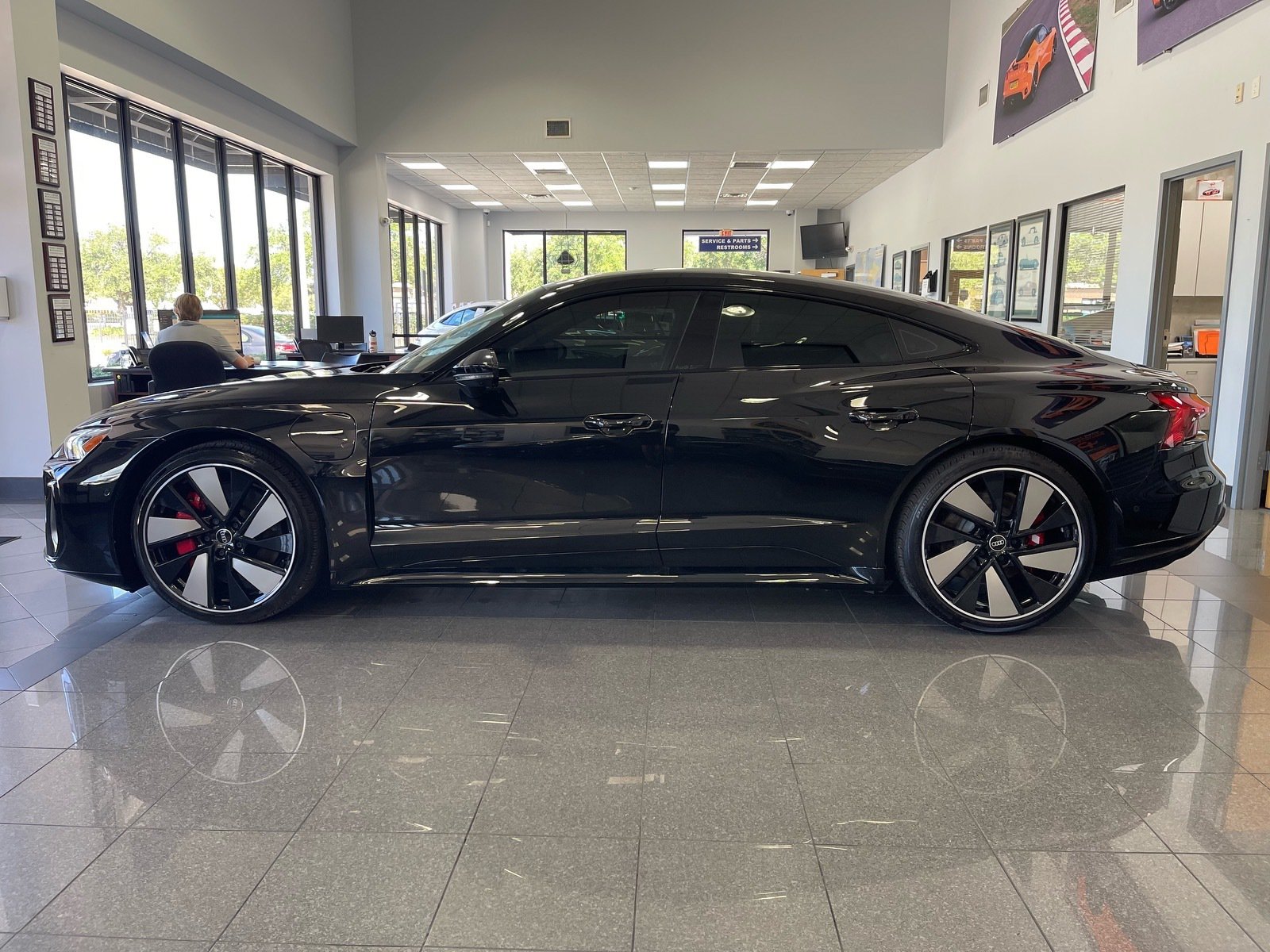 Used 2025 Audi S e-tron GT Premium Plus w/ 21" Wheel Package AWD/4WD image 2