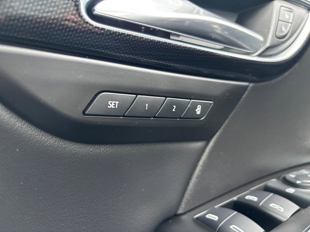 Used 2021 Buick Envision Essence w/ Sport Touring Package image 31