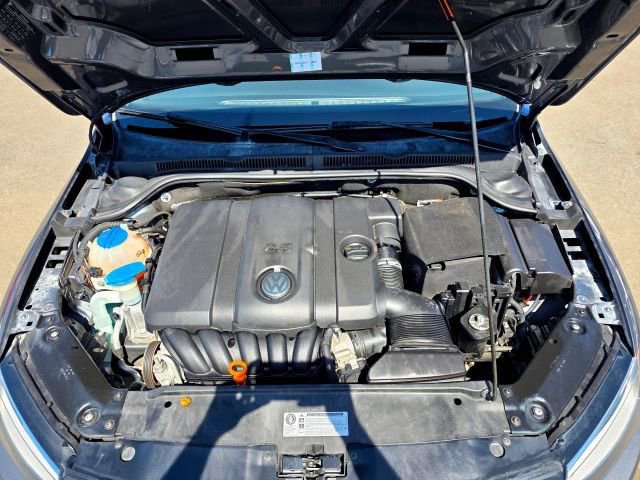 Used 2011 Volkswagen Jetta SE FWD image 38