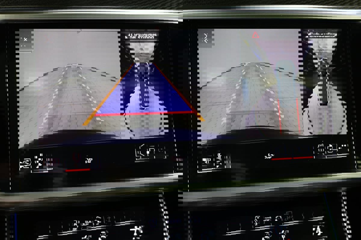 Used 2023 Audi RS 6 w/ Driver Assistance Package image 7