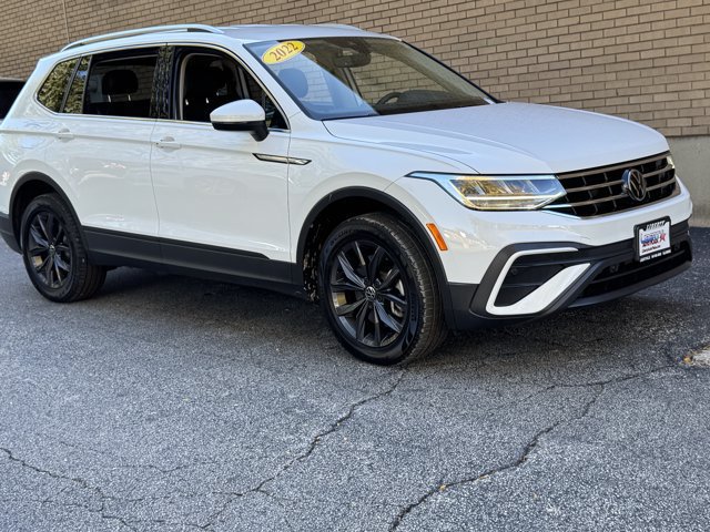 Used 2022 Volkswagen Tiguan SE FWD image 2