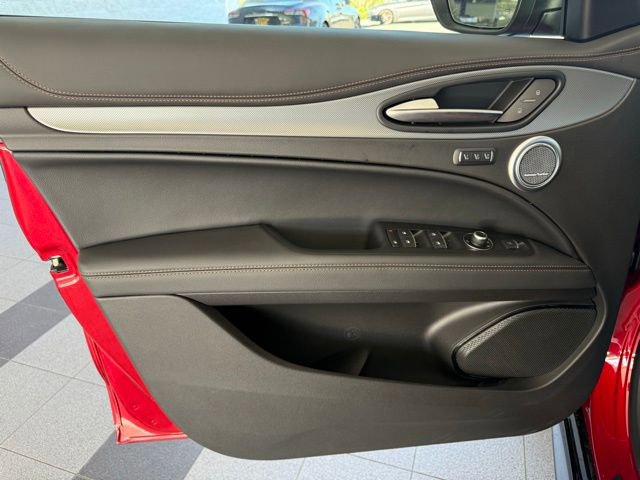 New 2025 Alfa Romeo Stelvio Sprint image 18