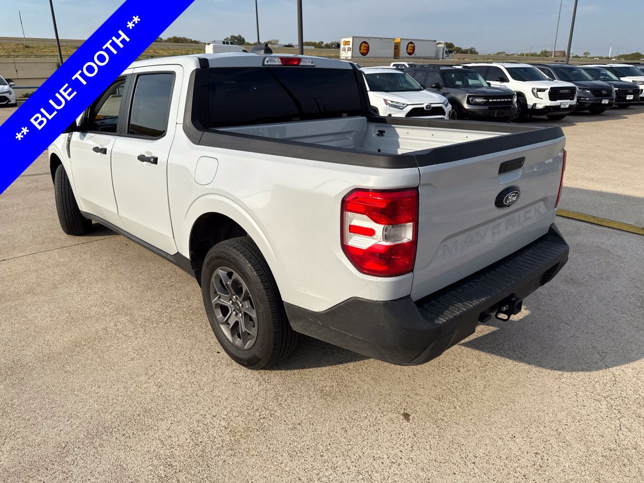 Used 2025 Ford Maverick XLT w/ Equipment Group 302A AWD/4WD image 9