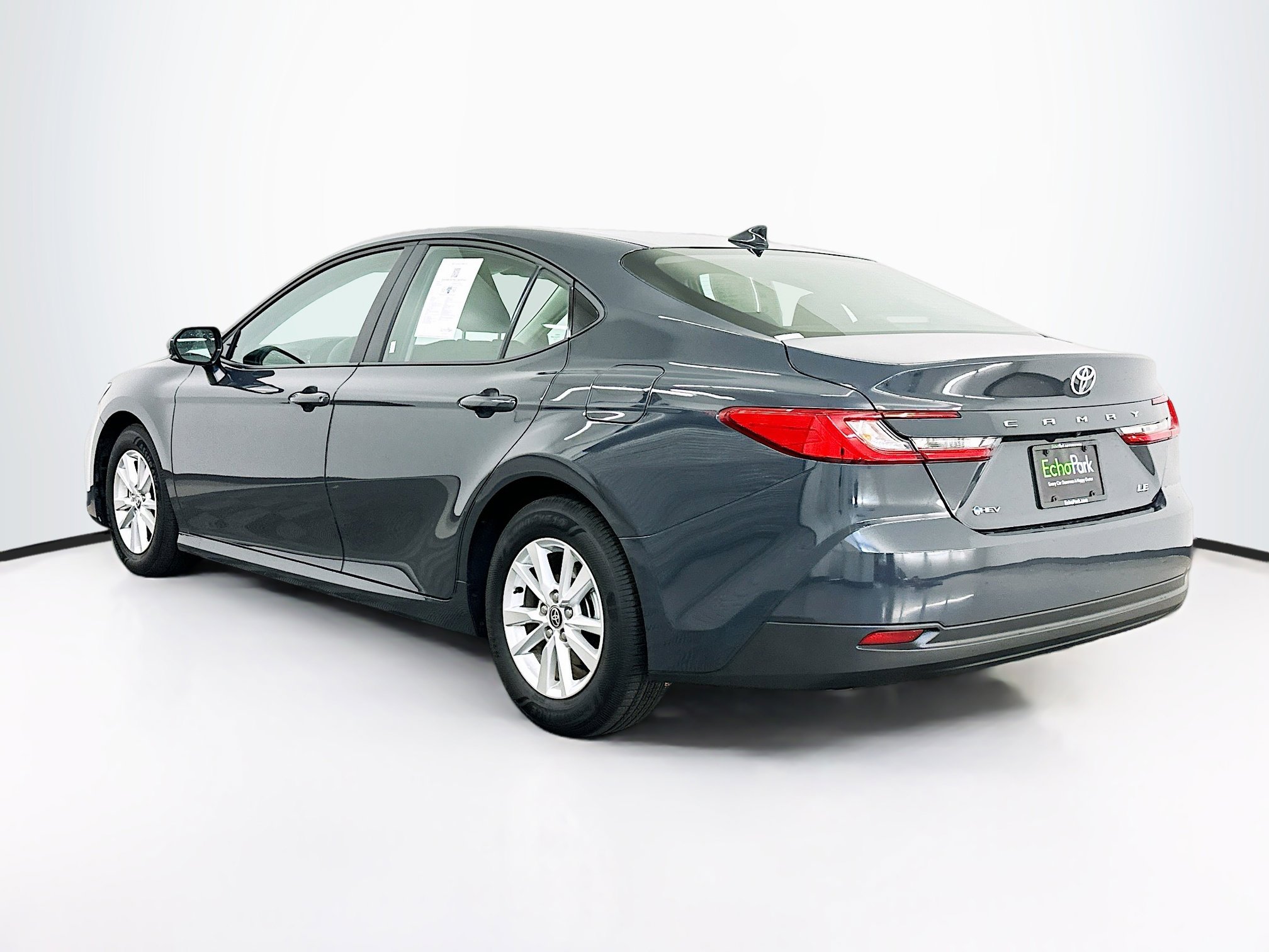 Used 2025 Toyota Camry LE image 5