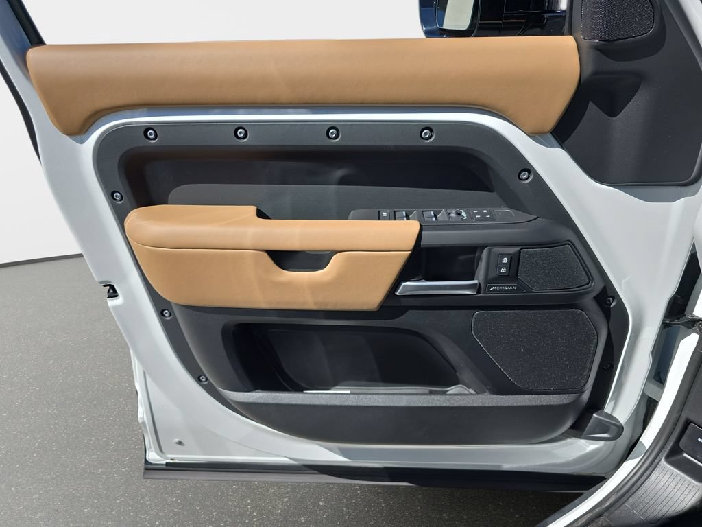 New 2026 Land Rover Defender 110 S AWD/4WD image 28