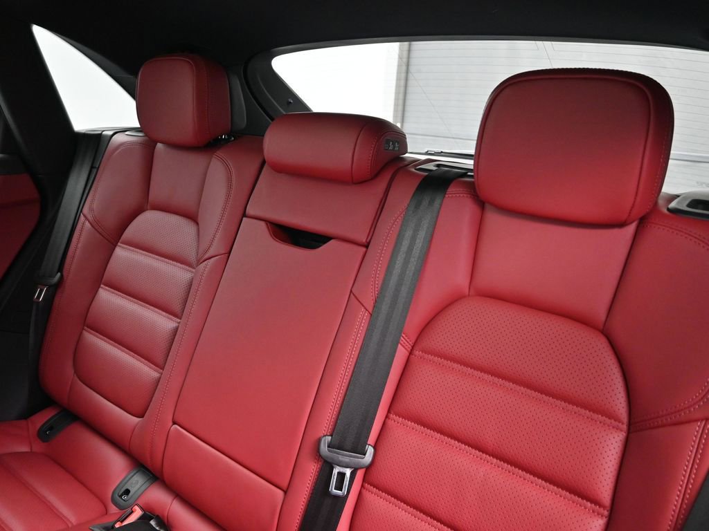 New 2026 Porsche Macan S image 6